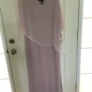 Mother of the groom dress in dusty pink. Size 16, but fit is very nice for L.